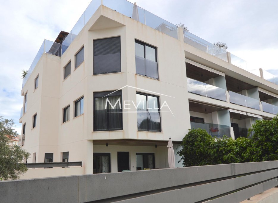 A very modern apartment in Campoamor for sale
