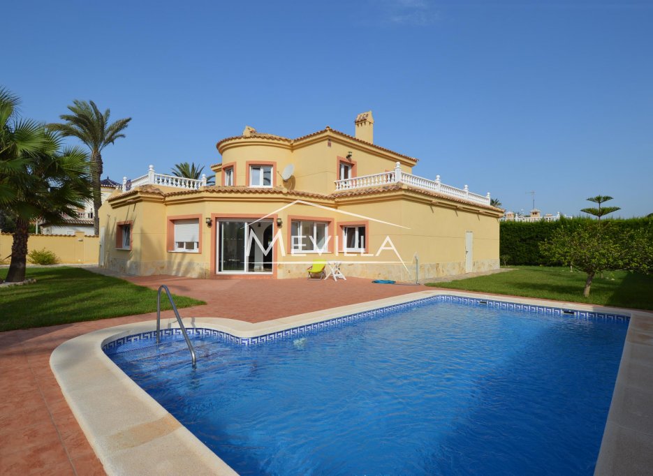 THE VILLA IN ONE OF THE BEST AREA OF CABO ROIG FOR SALE