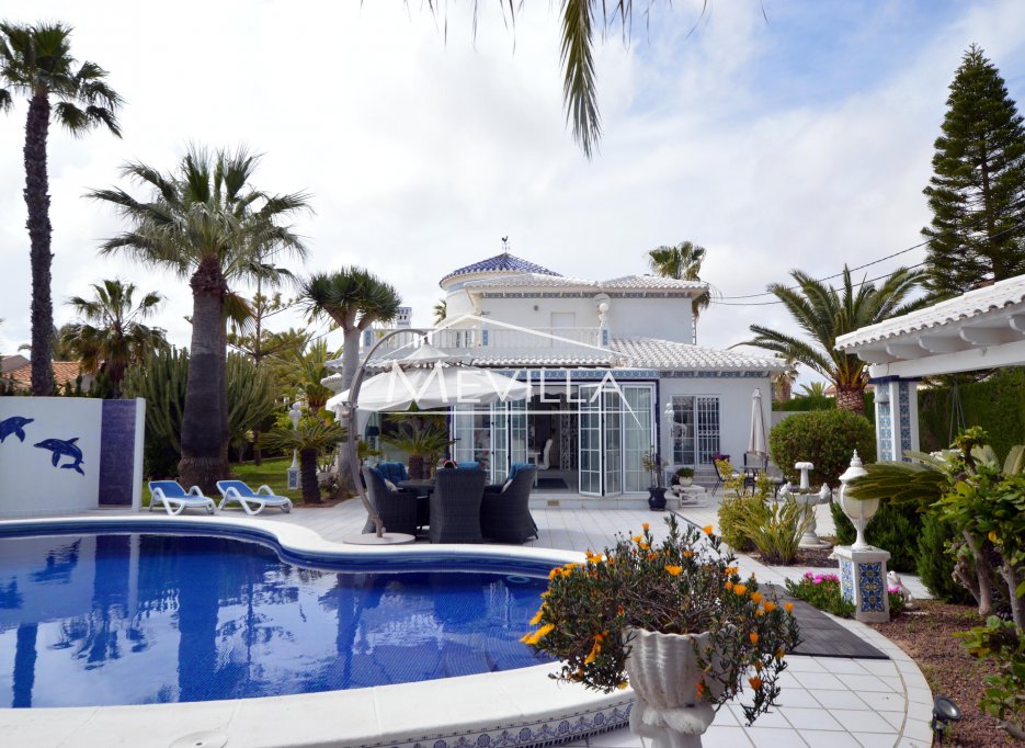 WONDERFUL VILLA WITH SPECTACULAR VIEWS, CLOSE TO THE BEACH