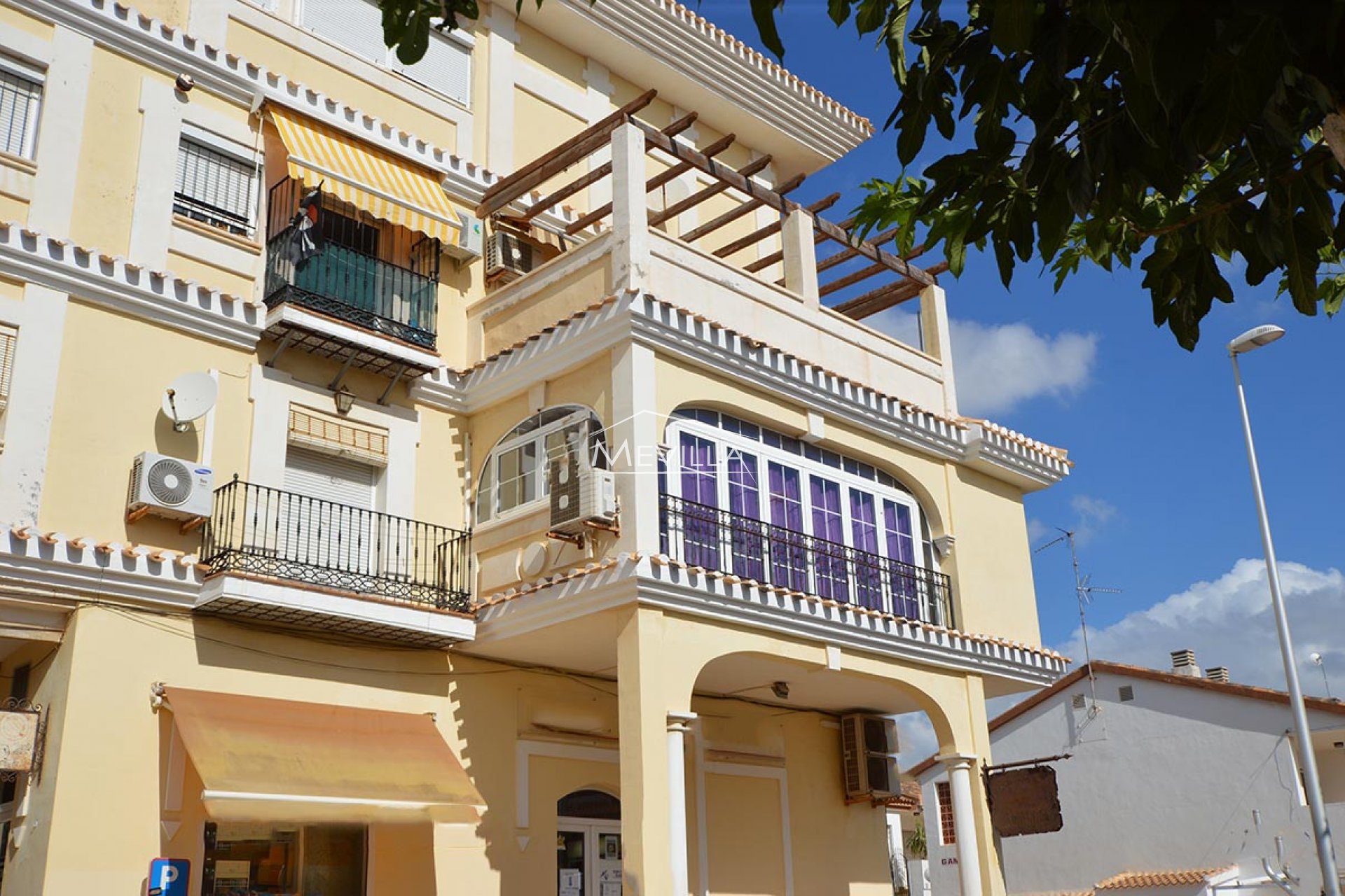 Apartamento con vistas al mar a la venta en Torre de la Horadada.