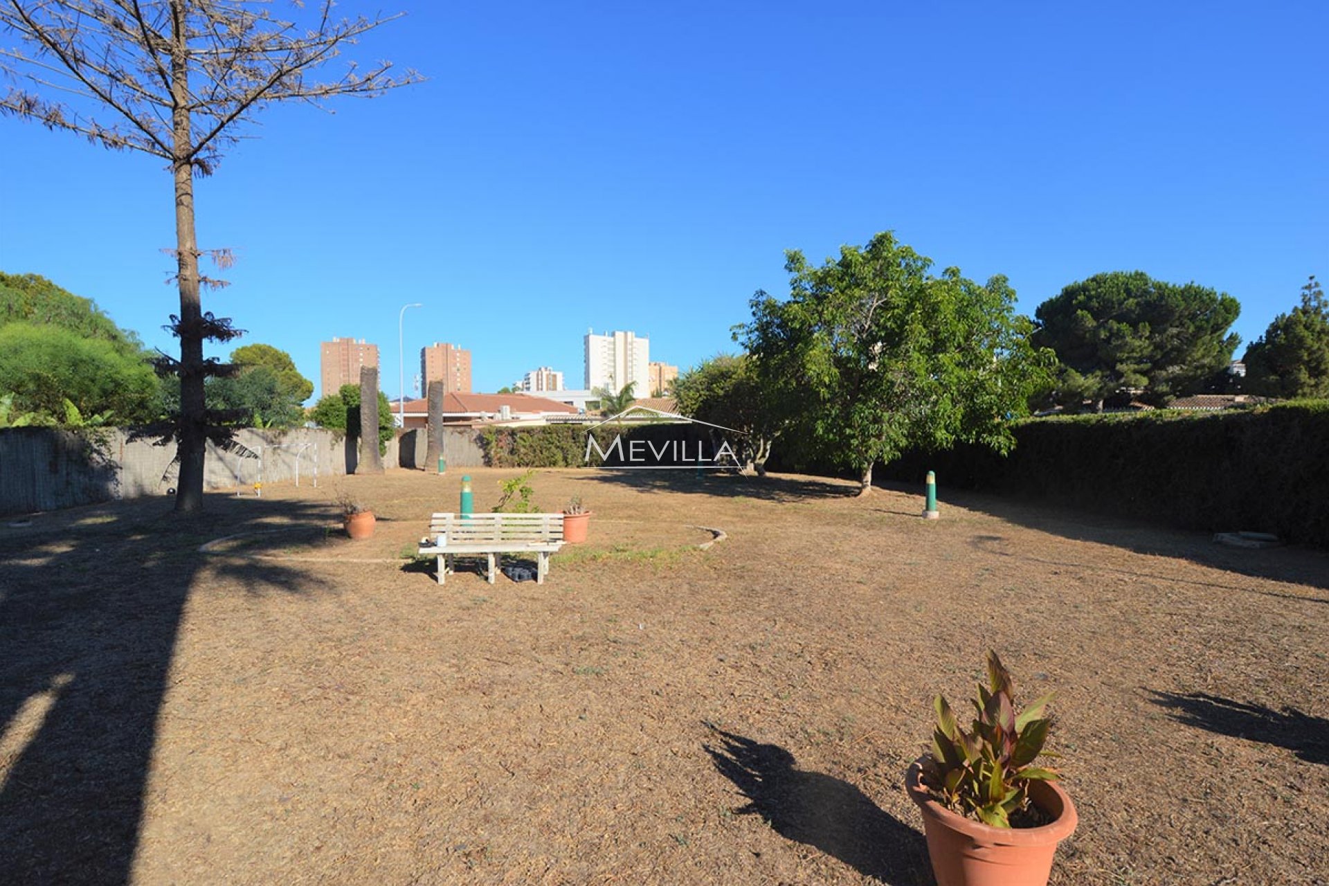 Återförsäljare - Plot - Orihuela Costa - Campoamor