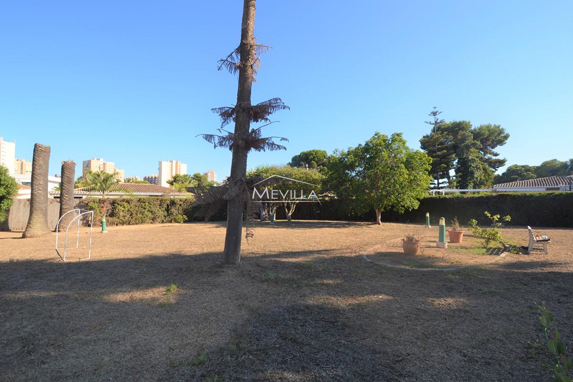 Återförsäljare - Plot - Orihuela Costa - Campoamor