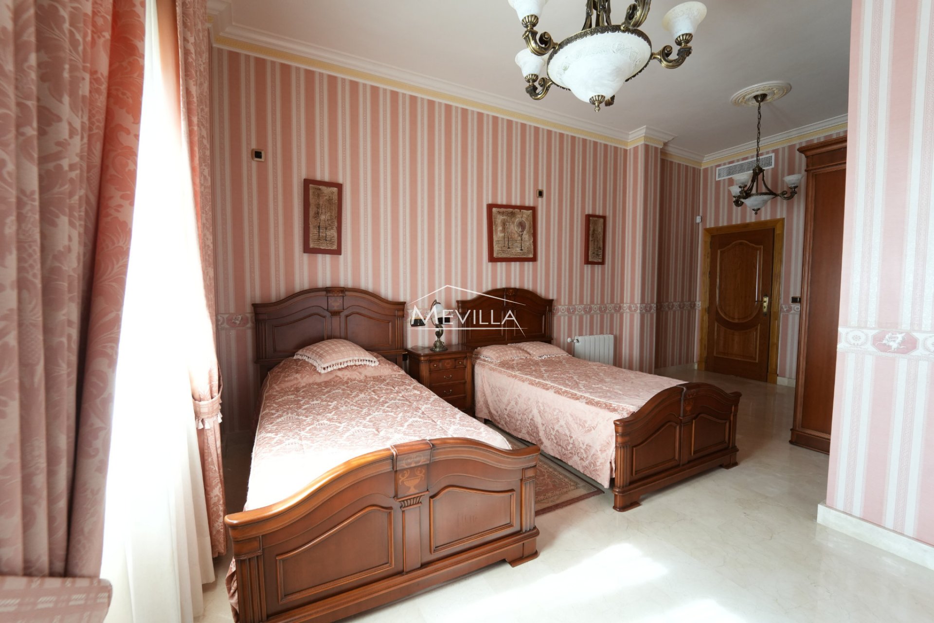 Återförsäljare - Villa - Orihuela Costa - Campoamor
