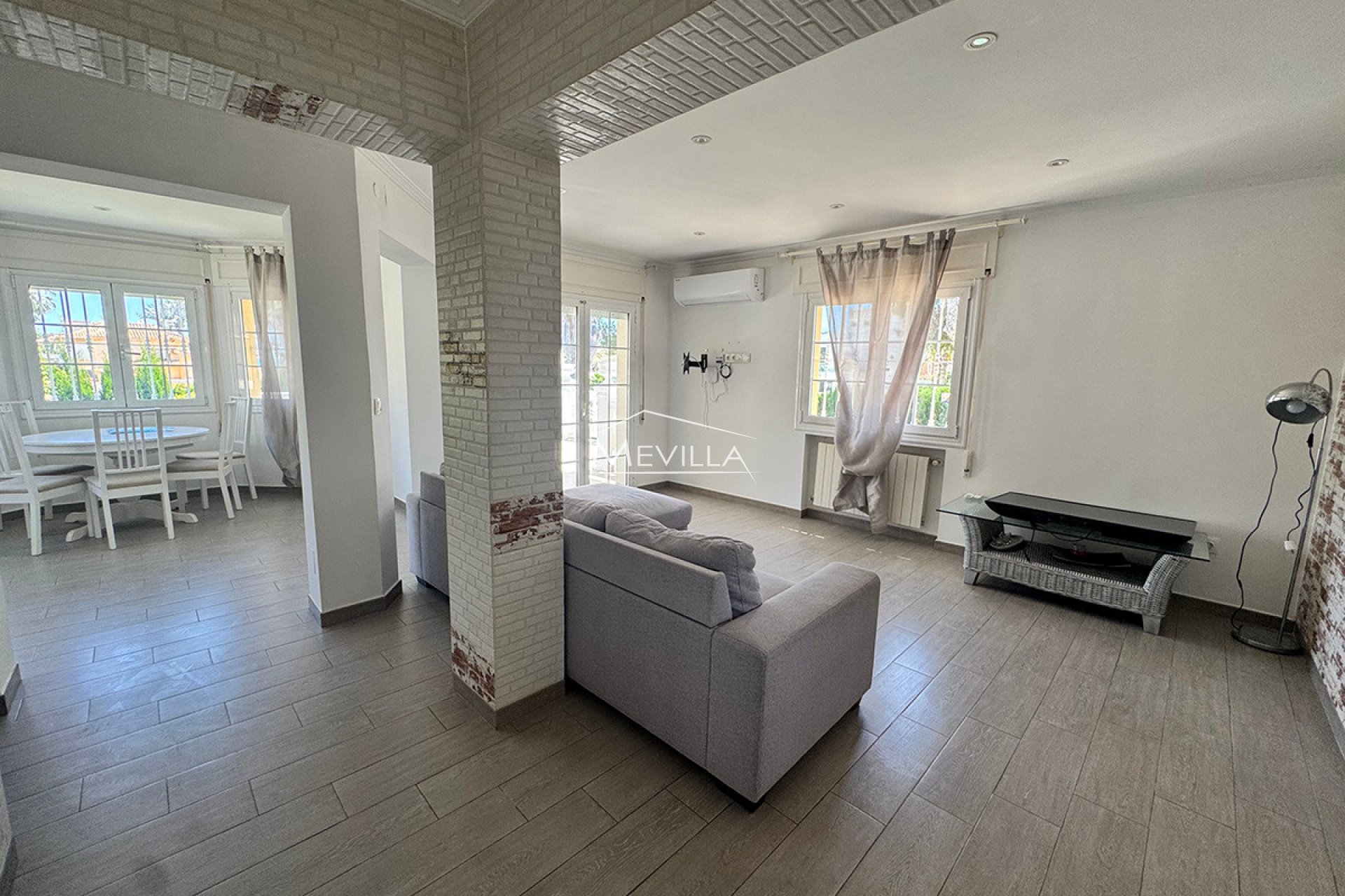 Återförsäljare - Villa - Orihuela Costa - La Zenia