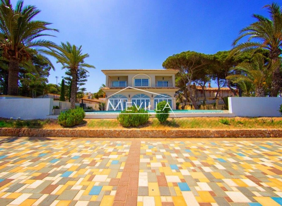 Återförsäljare - Villa - Orihuela Costa - Punta Prima