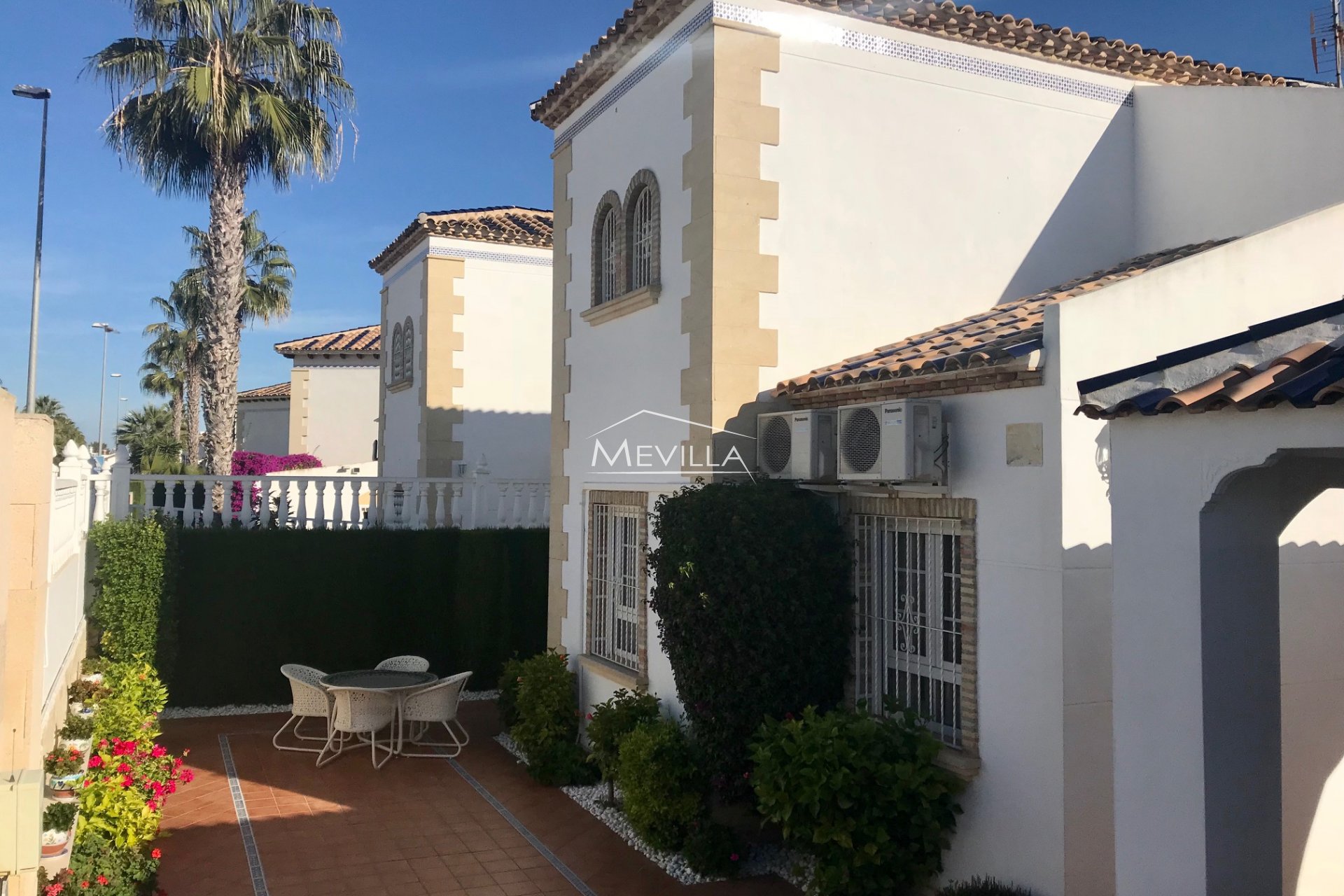 Återförsäljare - Villa - Orihuela Costa - Villamartin