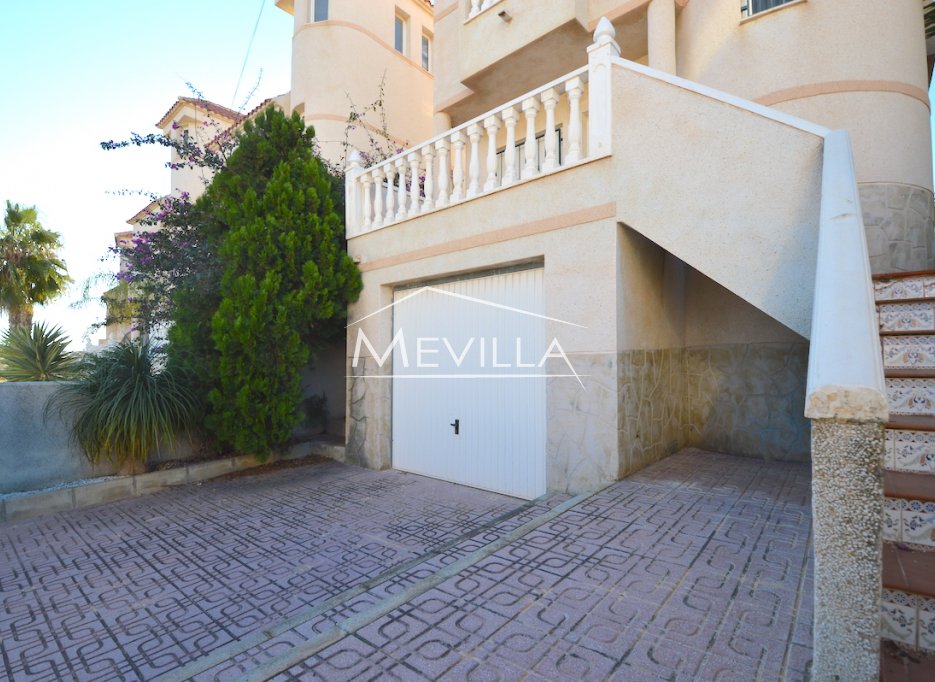 Återförsäljare - Villa - Orihuela Costa - Villamartin