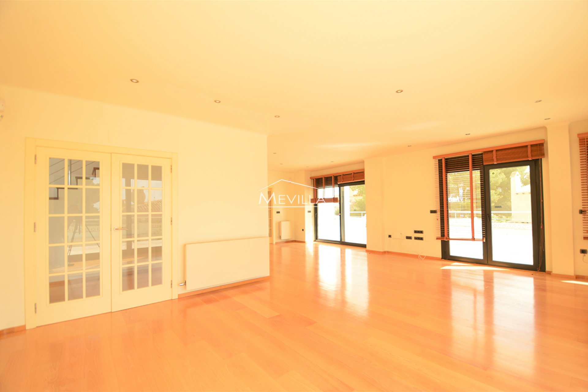 Återförsäljare - Villa - Orihuela Costa - Villamartin