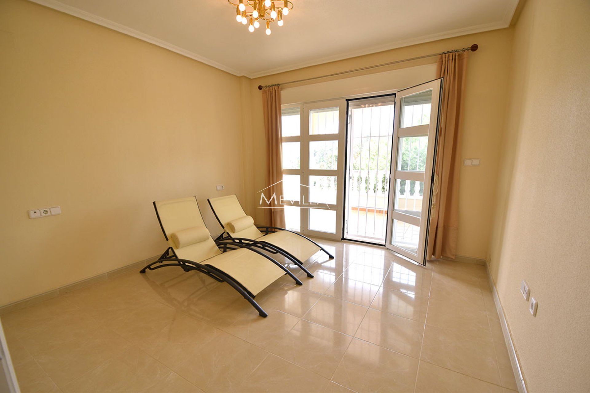 Återförsäljare - Villa - Orihuela Costa - Villamartin