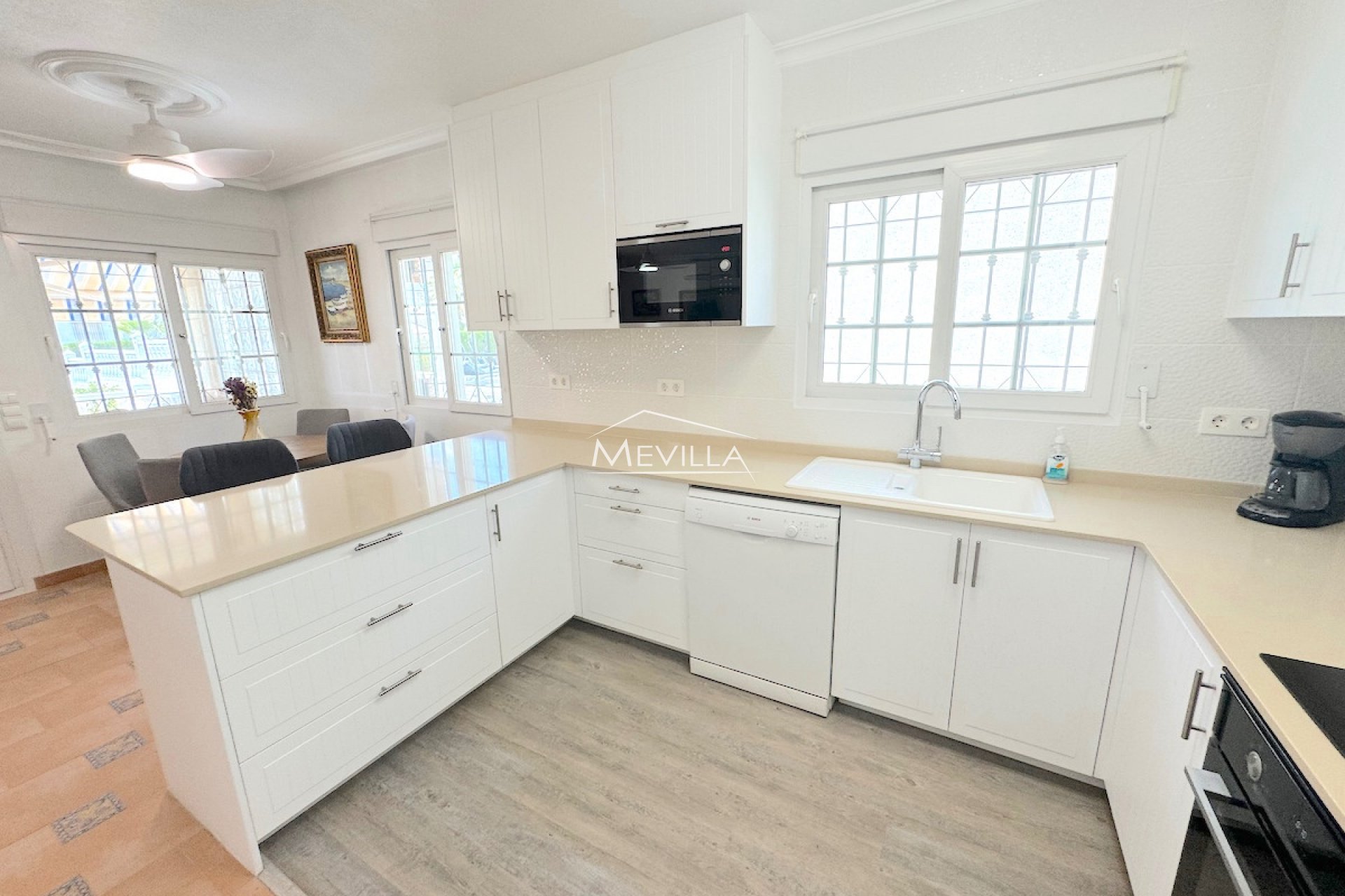 Återförsäljare - Villa - Orihuela Costa - Villamartin