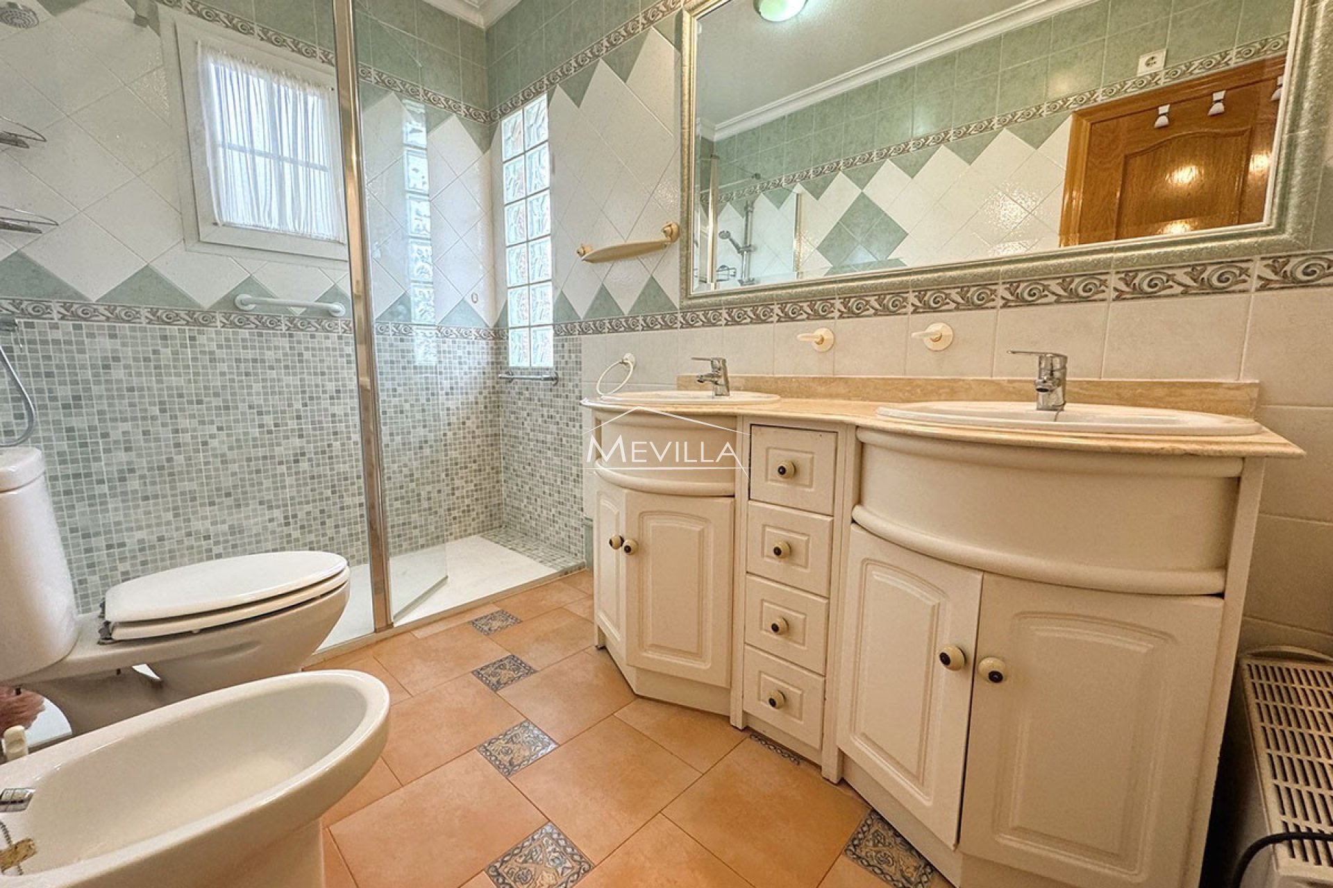 Återförsäljare - Villa - Orihuela Costa - Villamartin