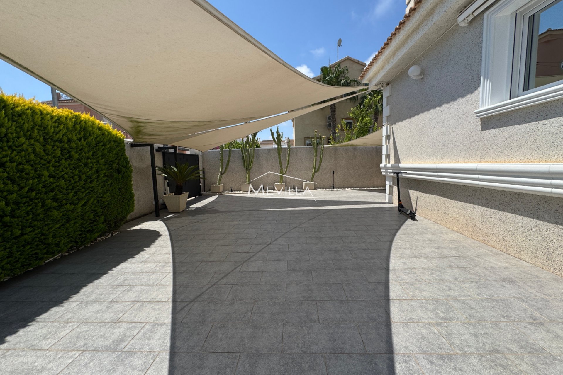 Återförsäljare - Villa - Orihuela