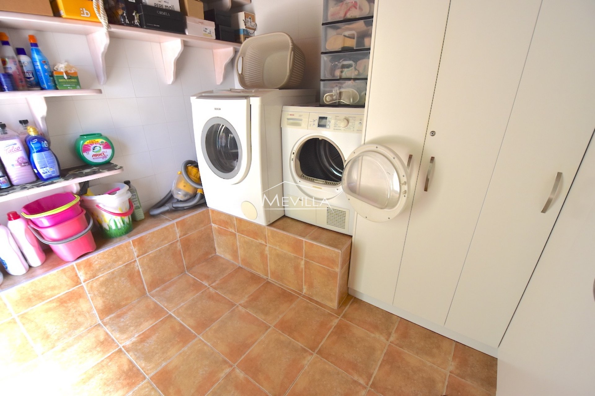 Återförsäljare - Villa - Rafal