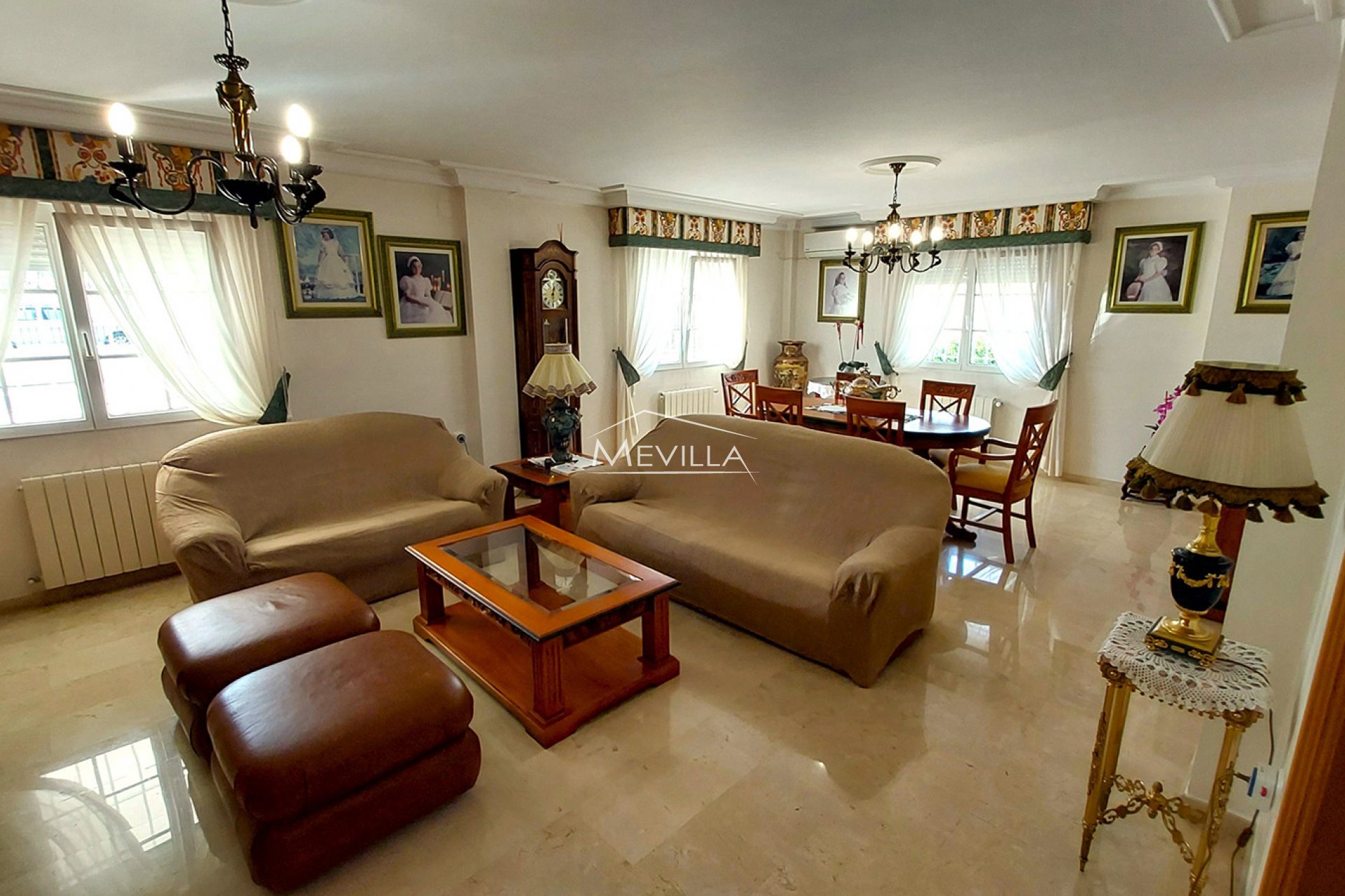 Återförsäljare - Villa - Torrevieja - Los Balcones