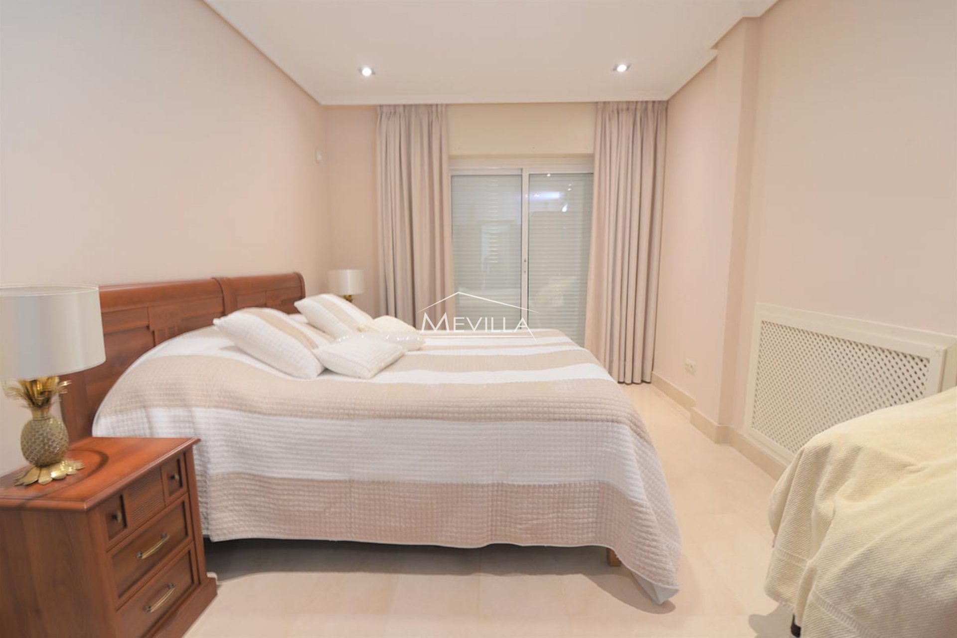 Återförsäljare - Villa - Torrevieja