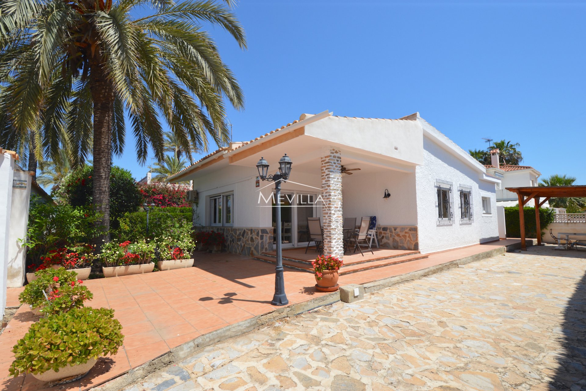 Frittliggende villa til salgs i Cabo Roig, Orihuela Costa