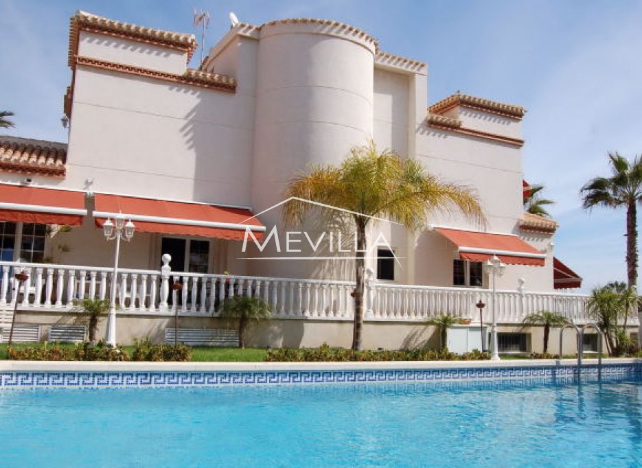  LUXURYVILLA IN PLAYA FLAMENCAONLY 150 M FROM THE BEACH FOR SALE