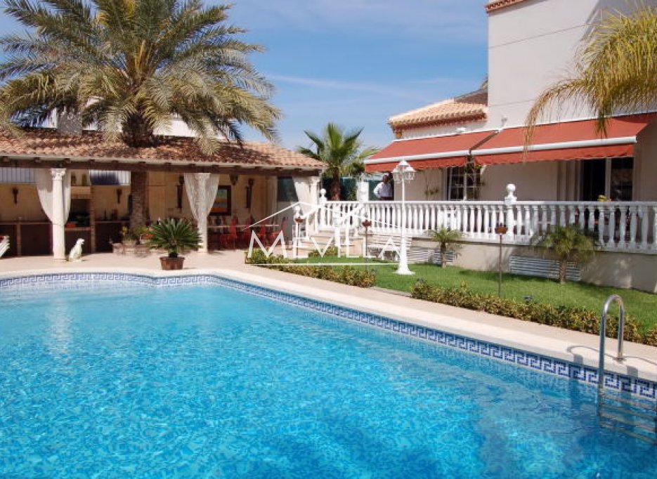  LUXURYVILLA IN PLAYA FLAMENCAONLY 150 M FROM THE BEACH FOR SALE
