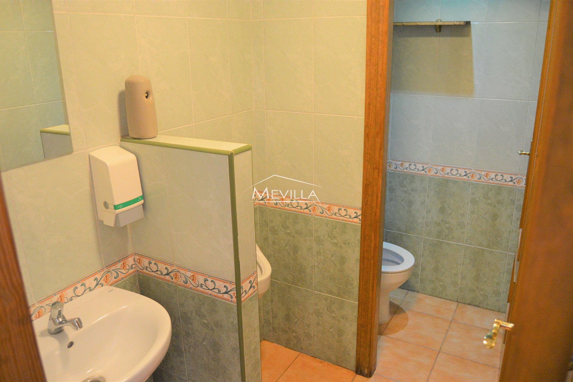 Resales - commercial - Torrevieja