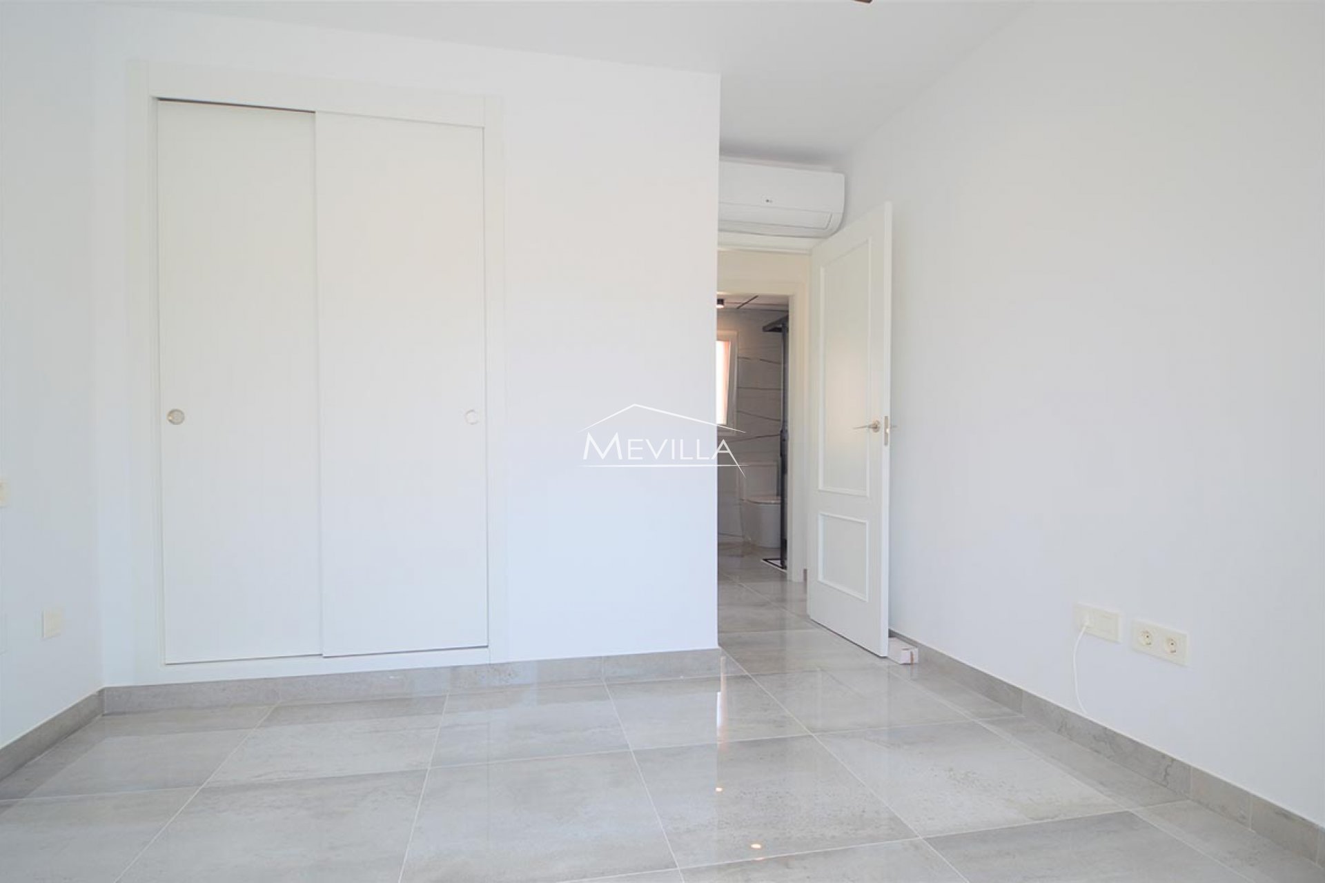Resales - Villa - Orihuela Costa - La Zenia
