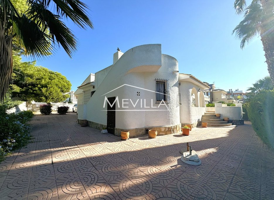 Resales - Villa - Orihuela Costa - La Zenia