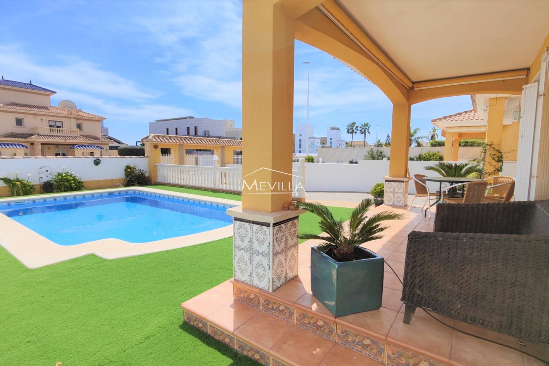 Resales - Villa - Orihuela Costa - La Zenia