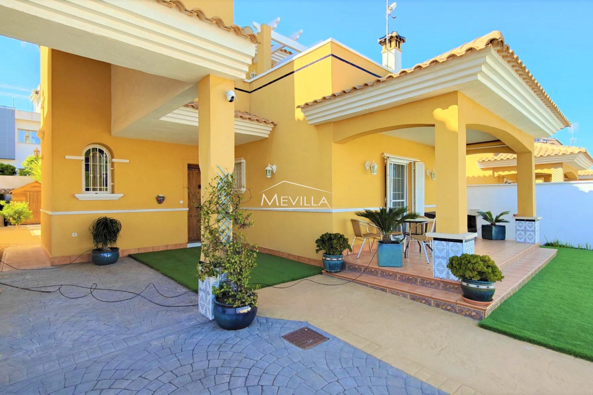 Resales - Villa - Orihuela Costa - La Zenia