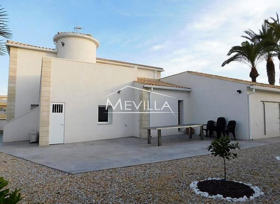 Resales - Villa - Orihuela Costa - La Zenia