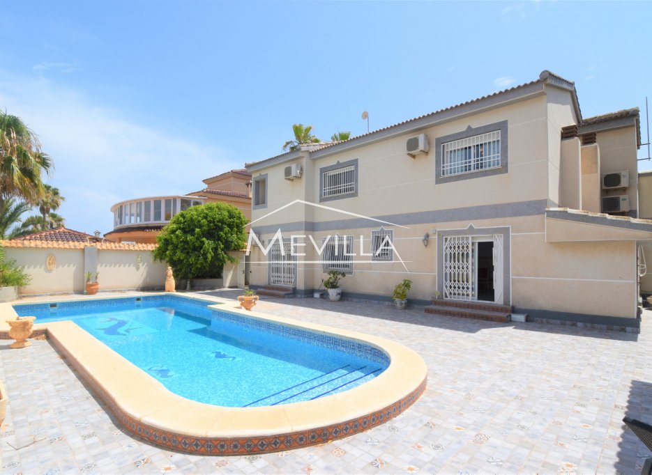 Resales - Villa - Orihuela Costa - La Zenia