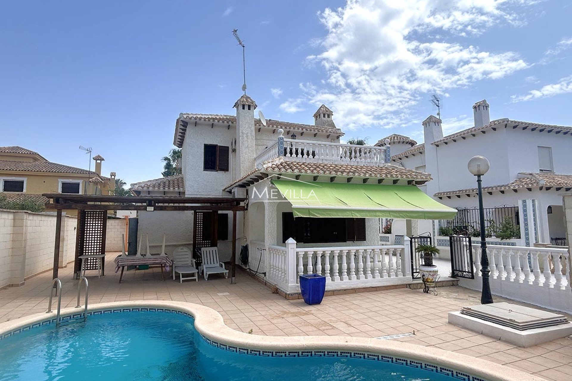 Resales - Villa - Orihuela Costa - La Zenia