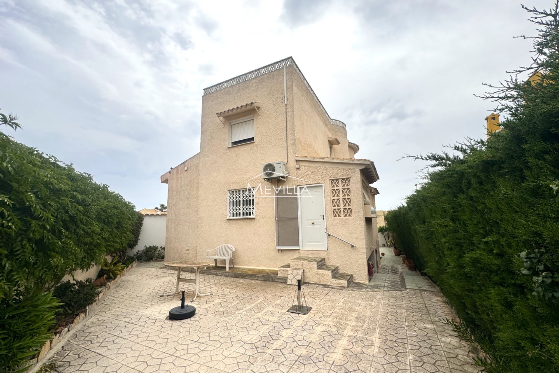 Resales - Villa - Orihuela Costa - La Zenia