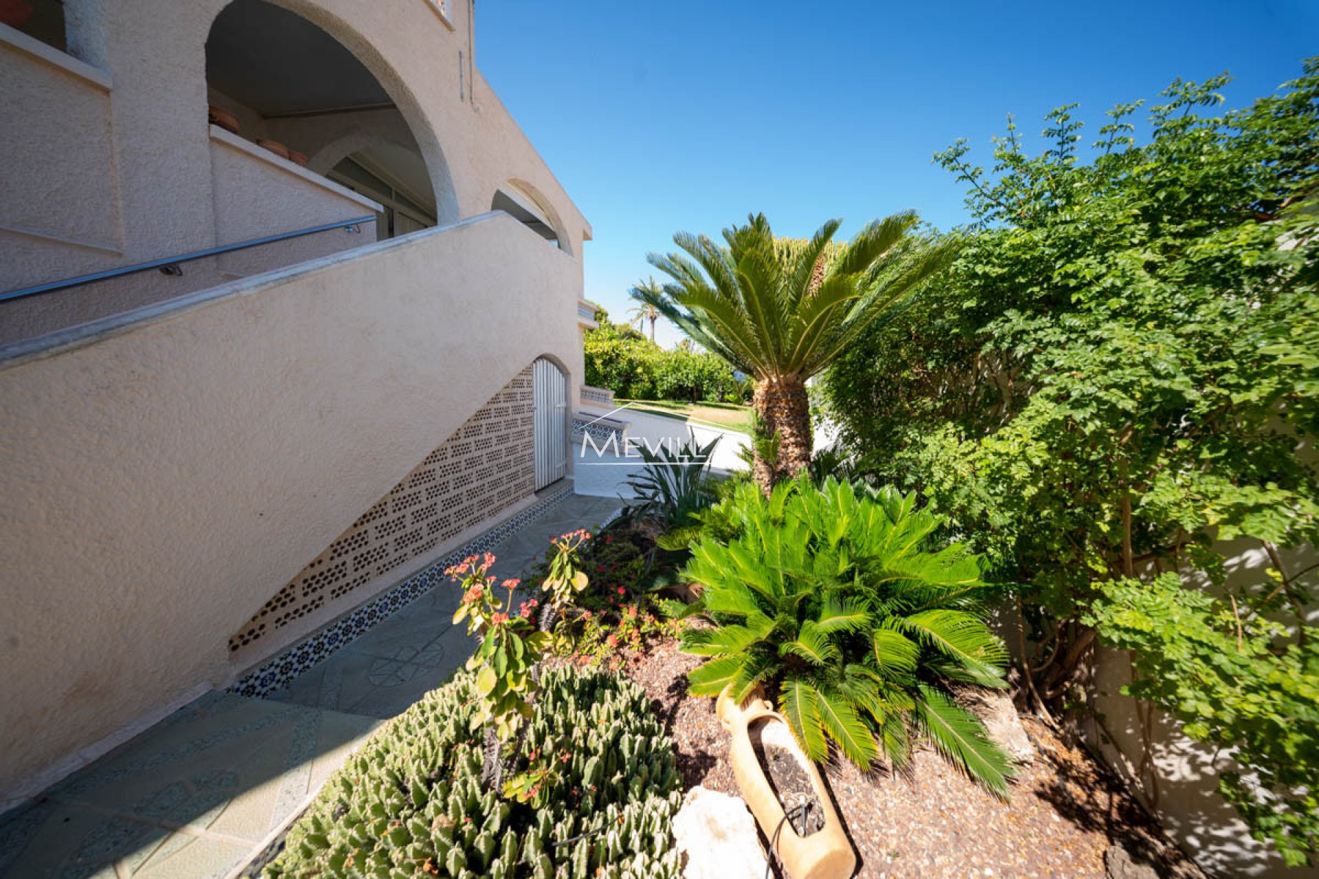 Resales - Villa - Orihuela Costa - La Zenia