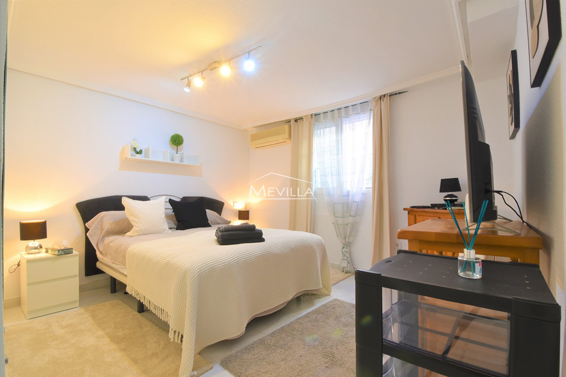 Resales - Villa - Orihuela Costa - Playa Flamenca