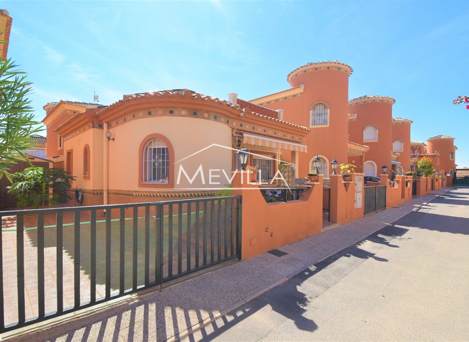 Resales - Villa - Orihuela Costa - Playa Flamenca