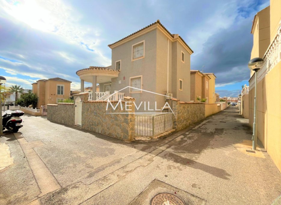 Resales - Villa - Orihuela Costa - Playa Flamenca