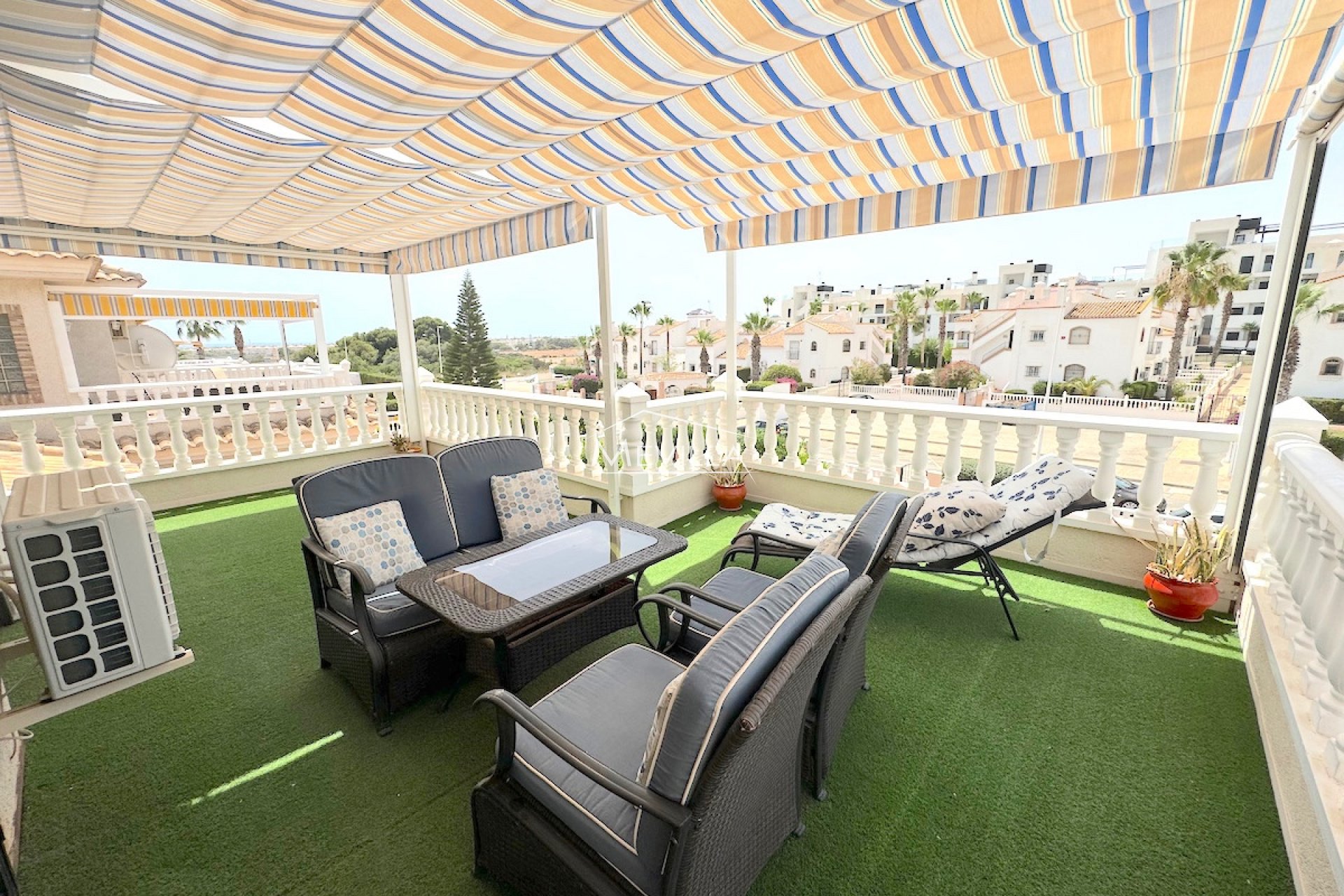 Resales - Villa - Orihuela Costa - Villamartin