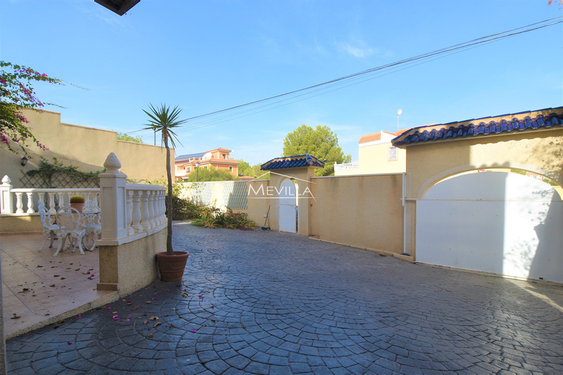 Resales - Villa - Orihuela Costa - Villamartin