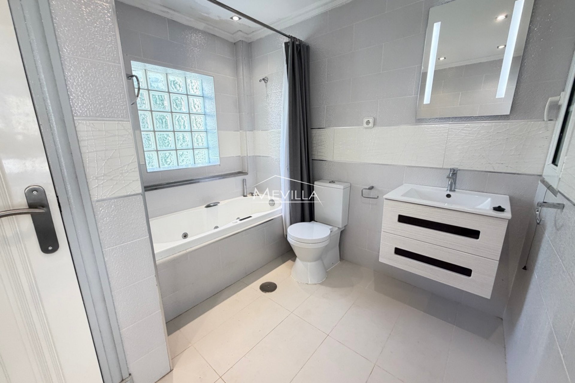 Resales - Villa - Orihuela Costa - Villamartin