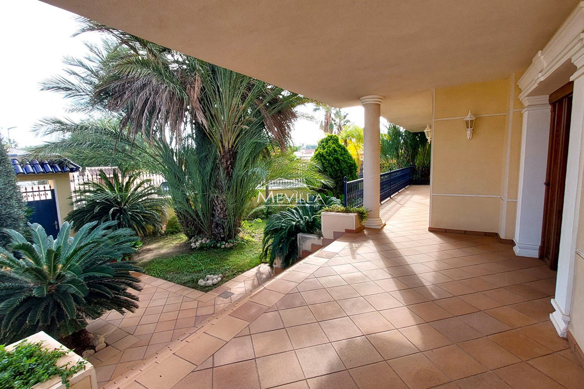 Resales - Villa - Torrevieja