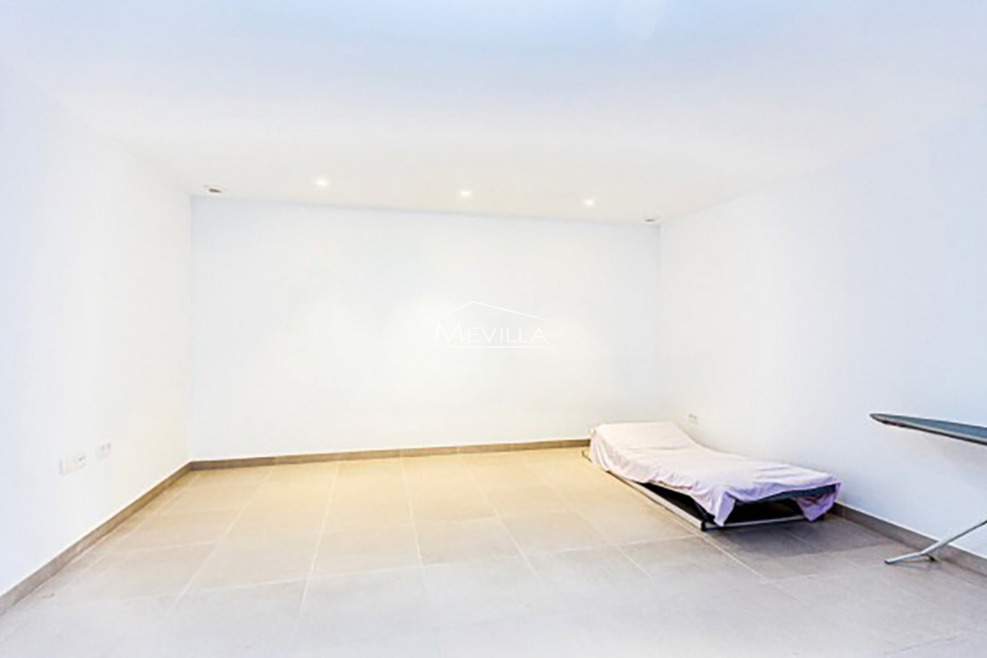 Reventas - Chalet / Villa - Guardamar / Ciudad Quesada / La Marina - La Marina