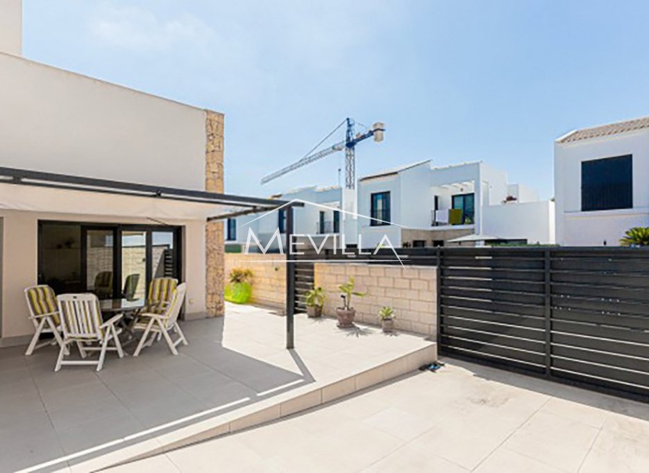 Reventas - Chalet / Villa - Guardamar / Ciudad Quesada / La Marina - La Marina