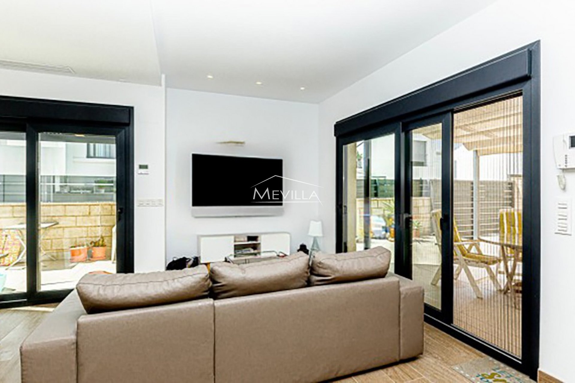 Reventas - Chalet / Villa - Guardamar / Ciudad Quesada / La Marina - La Marina