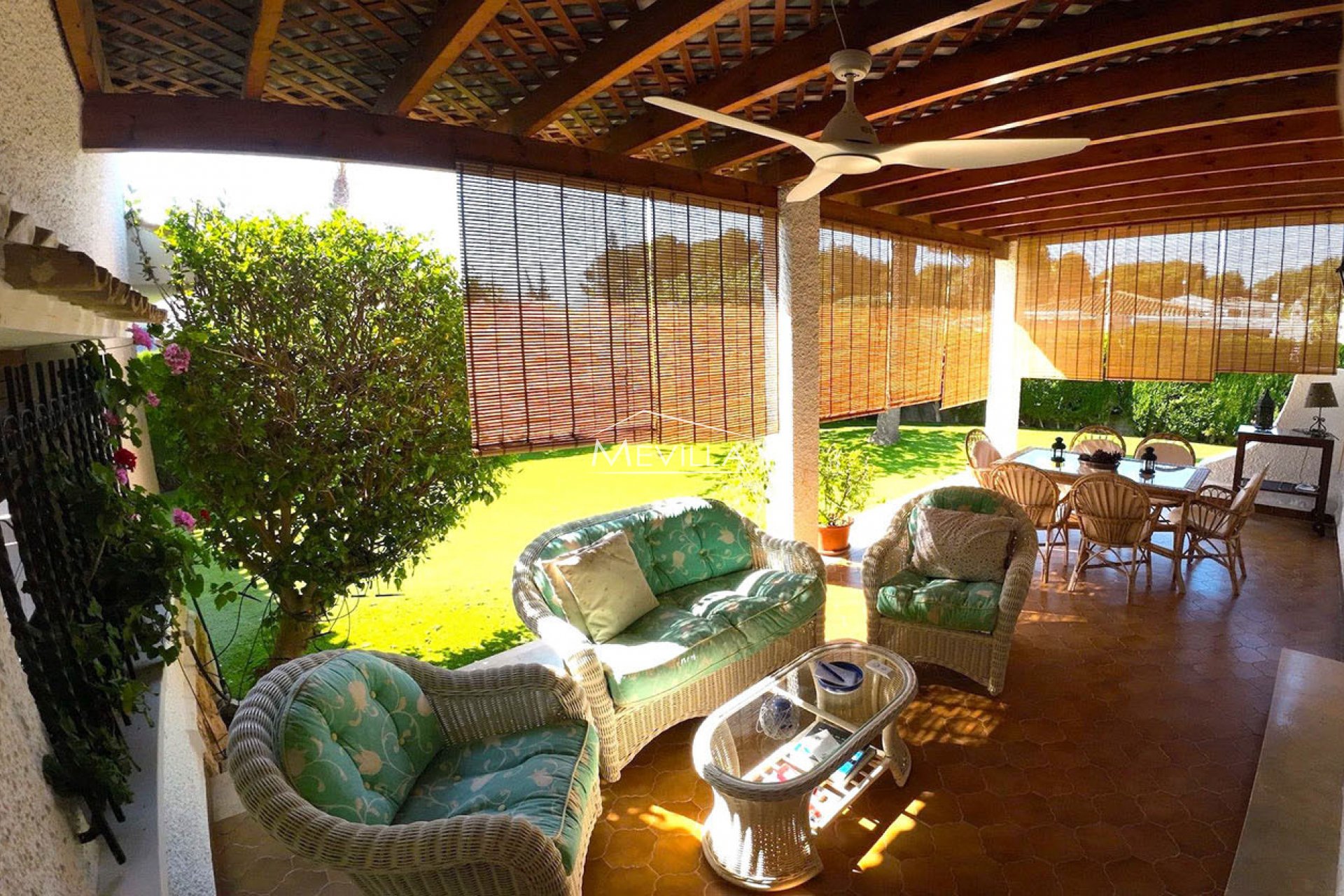 Reventas - Chalet / Villa - Orihuela Costa - Campoamor