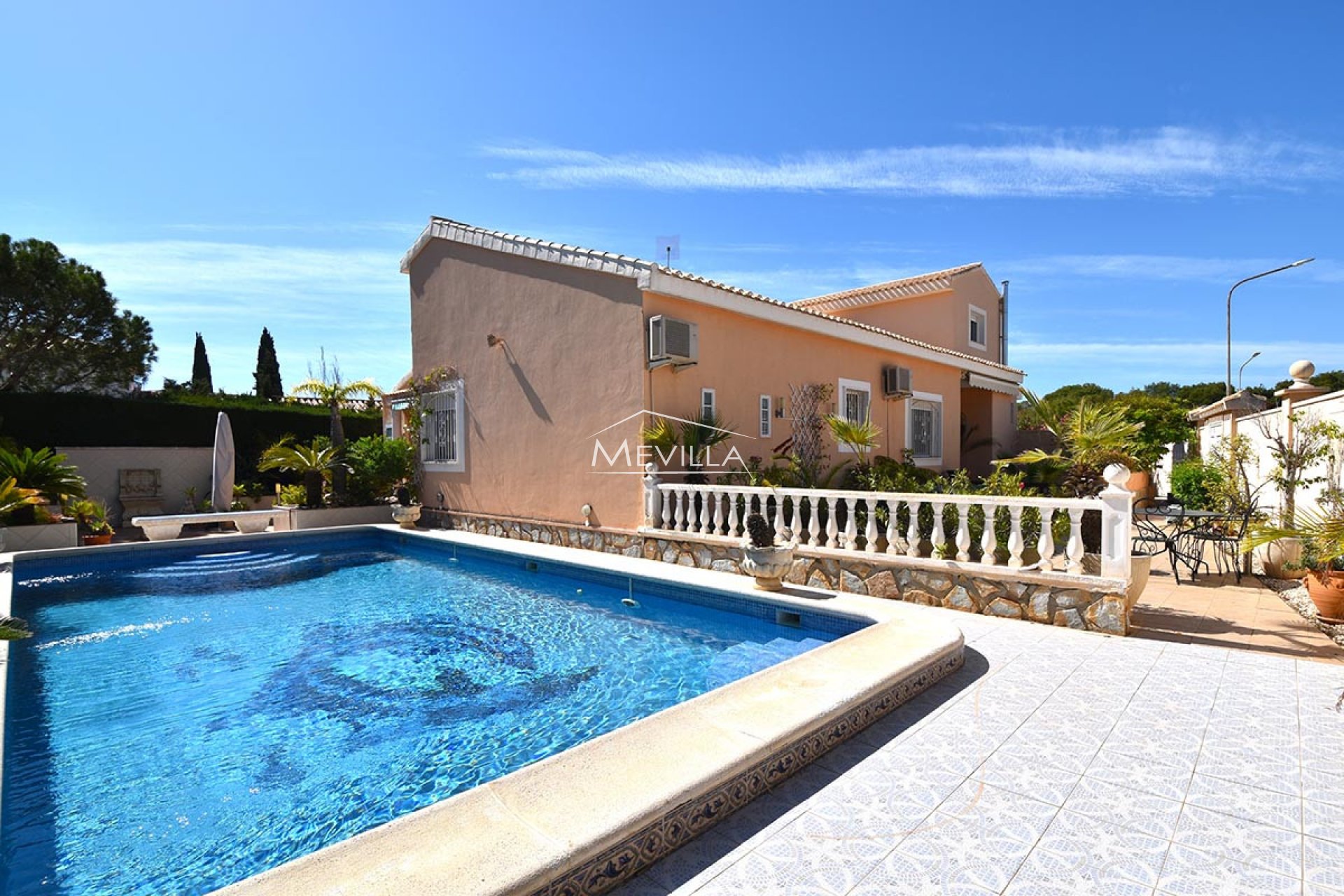 Reventas - Chalet / Villa - Orihuela Costa - Campoamor