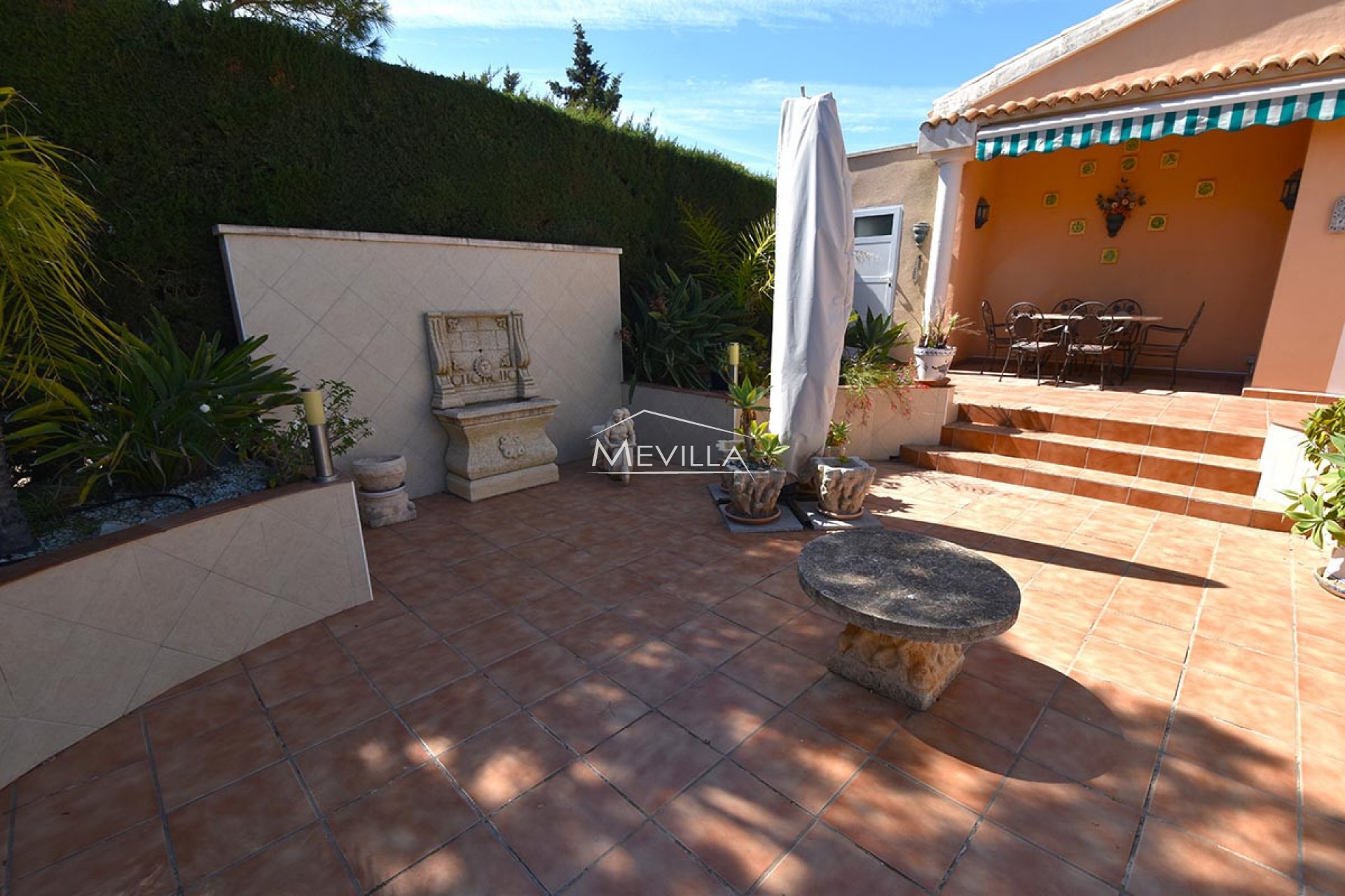 Reventas - Chalet / Villa - Orihuela Costa - Campoamor