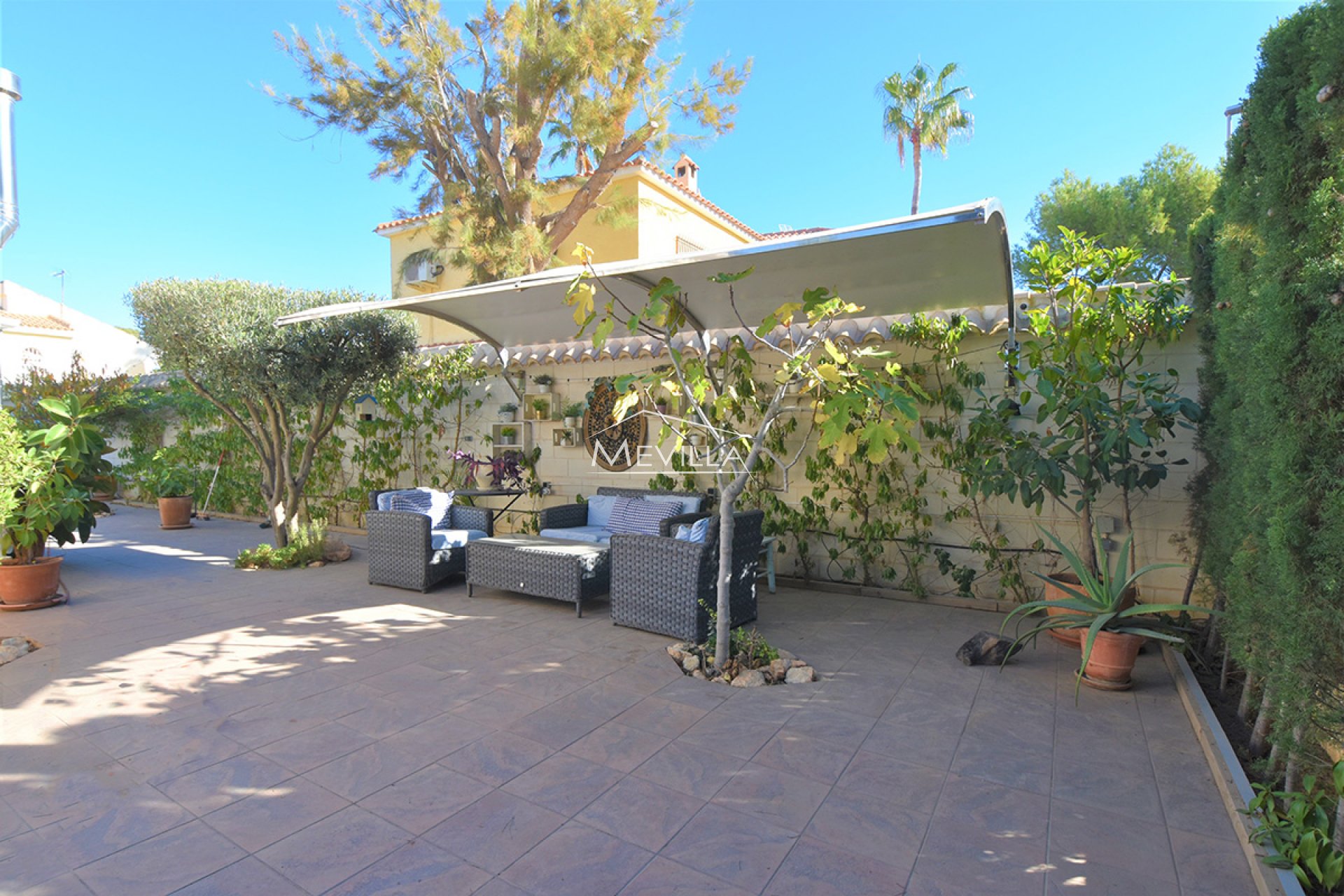 Reventas - Chalet / Villa - Orihuela Costa - La Zenia