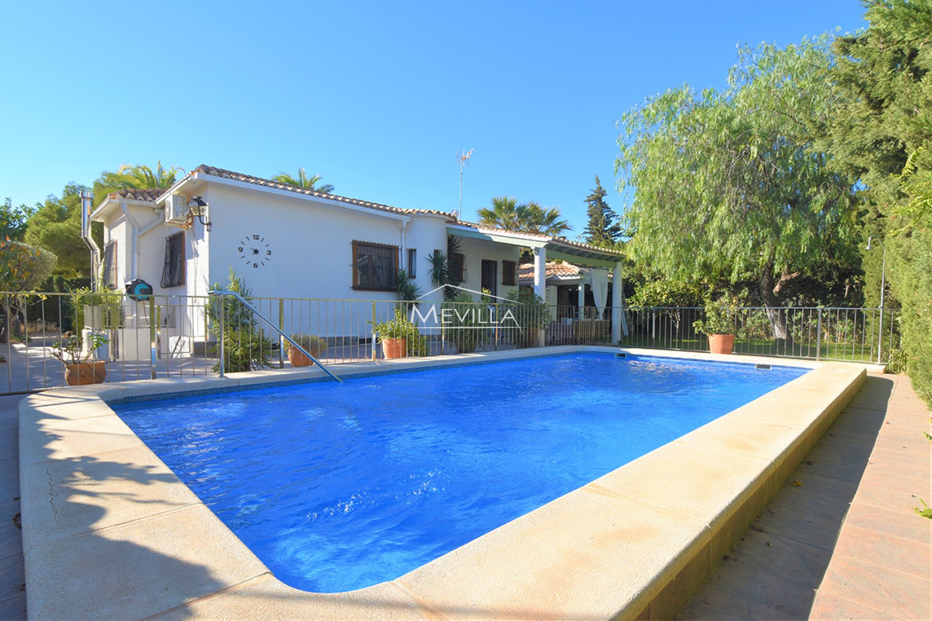 Reventas - Chalet / Villa - Orihuela Costa - La Zenia