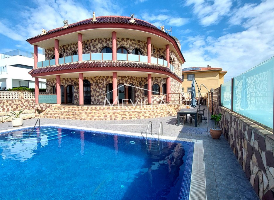 Reventas - Chalet / Villa - Orihuela Costa - La Zenia