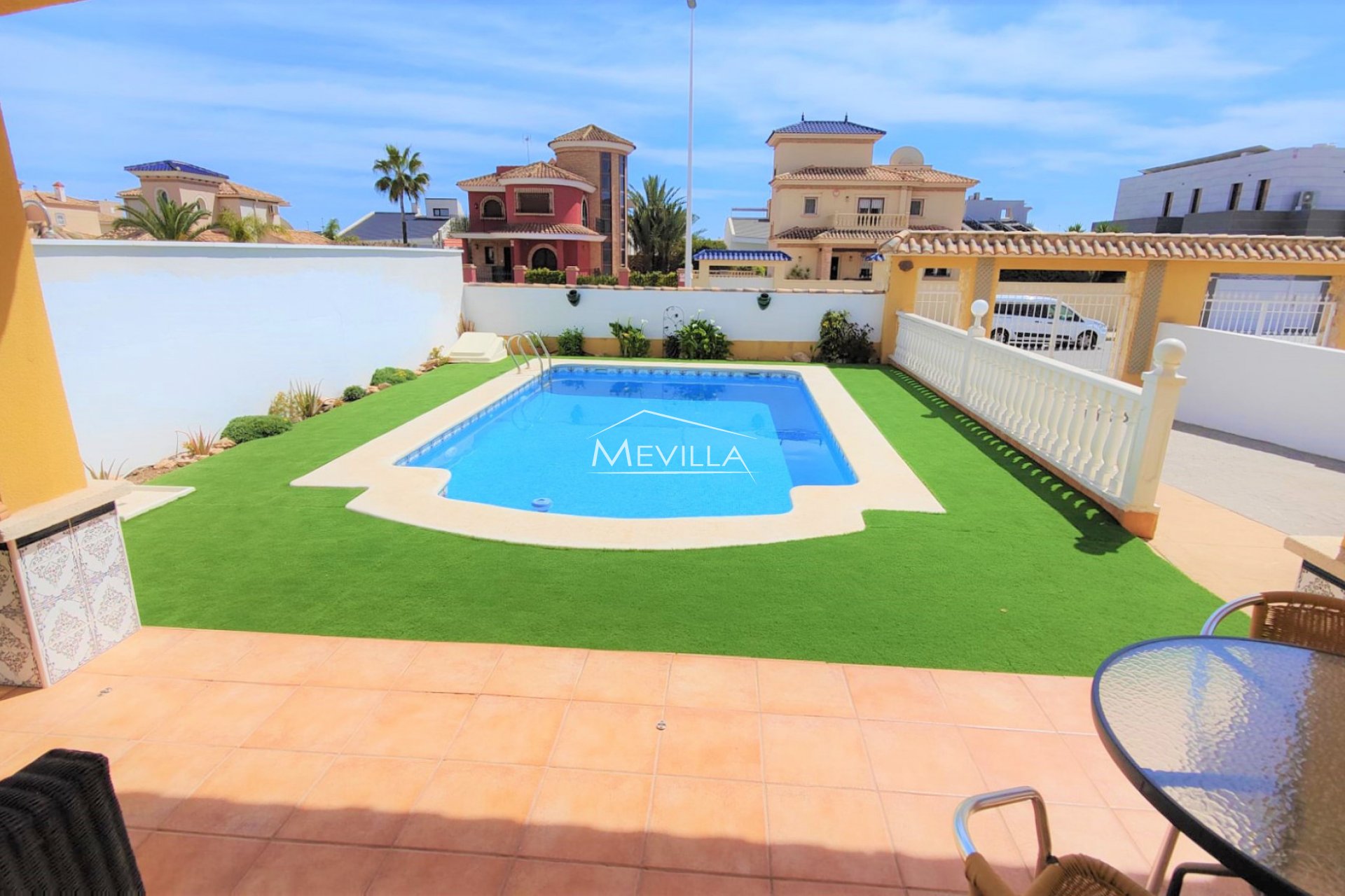 Reventas - Chalet / Villa - Orihuela Costa - La Zenia