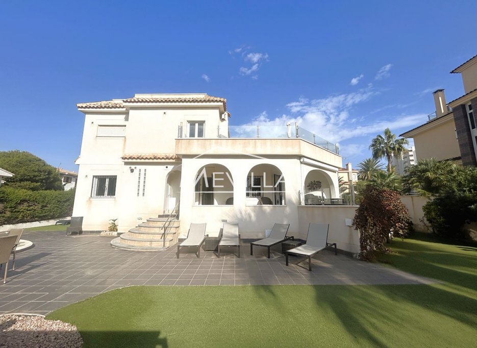 Reventas - Chalet / Villa - Orihuela Costa - La Zenia